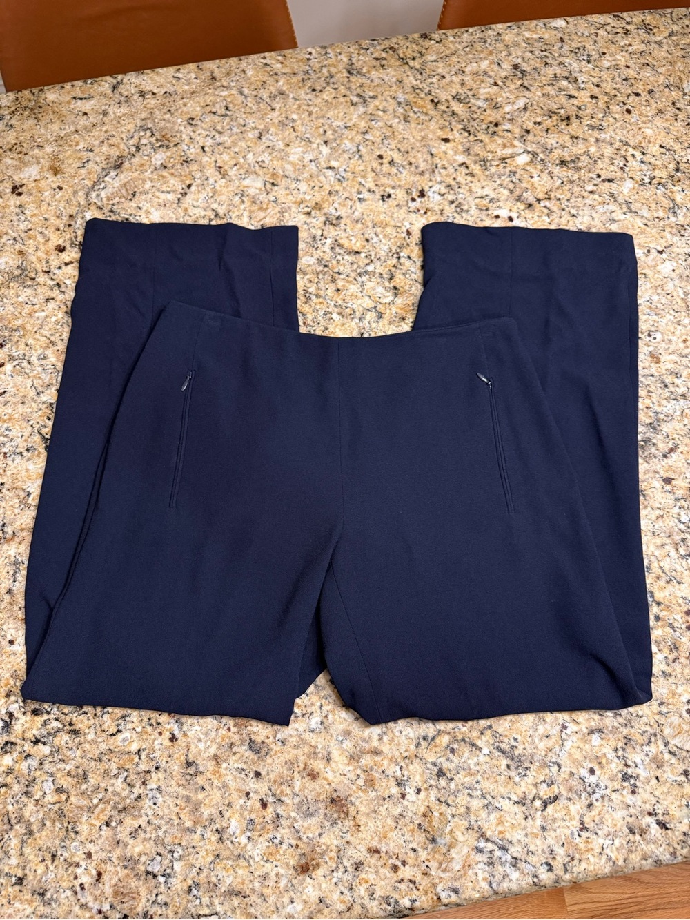 NWOT Women’s Elie Tahari Sporty Stretch Pull-On Cropped Pant size 4